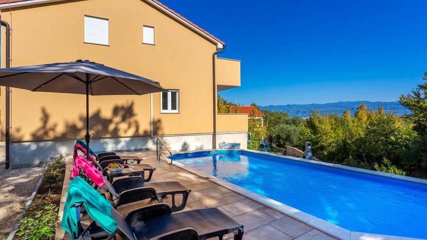 Villa pour 4 personnes, avec jardin à Vrbnik