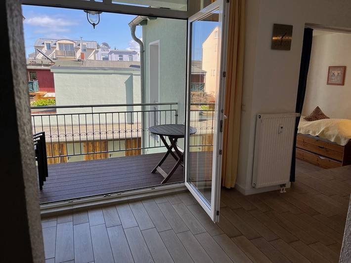 Apartamento entero, Moderne Ferienwohnung mit Balkon & WLAN in Warnemünde – ideal für 4 Personen in Warnemünde Strand, Warnemünde