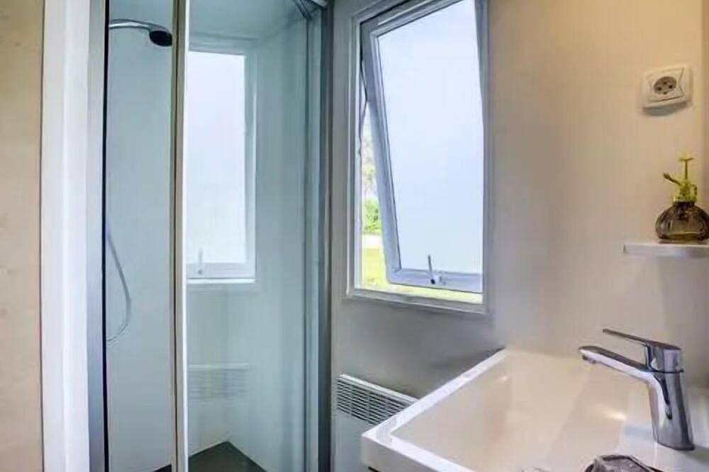 Mobilhome pour 4 Personnes in Crach, Côte des Mégalithes