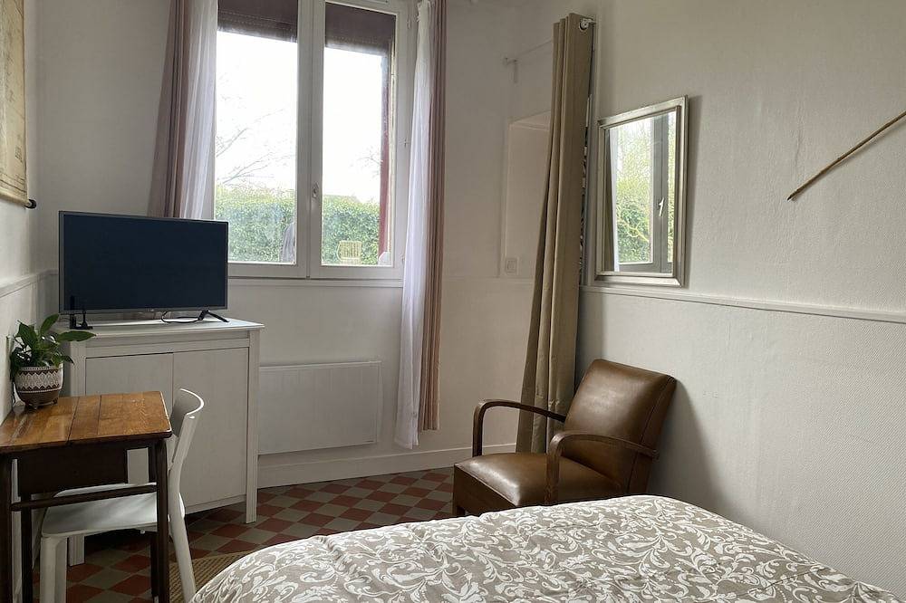 Appartement entier, Studio indépendant avec jardin et stationnement dans charmante propriété in Méry-sur-Oise, Val-d'Oise