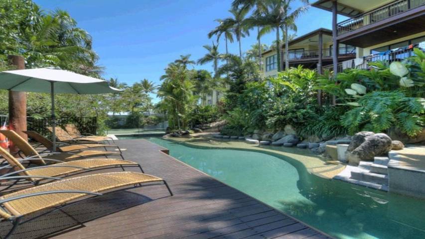 Ferienhaus für 4 Personen, mit Pool und Balkon - 1