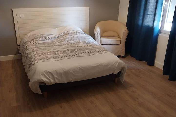 Gîte pour 6 personnes, avec balcon à Saint-Bonnet-sur-Gironde - 2