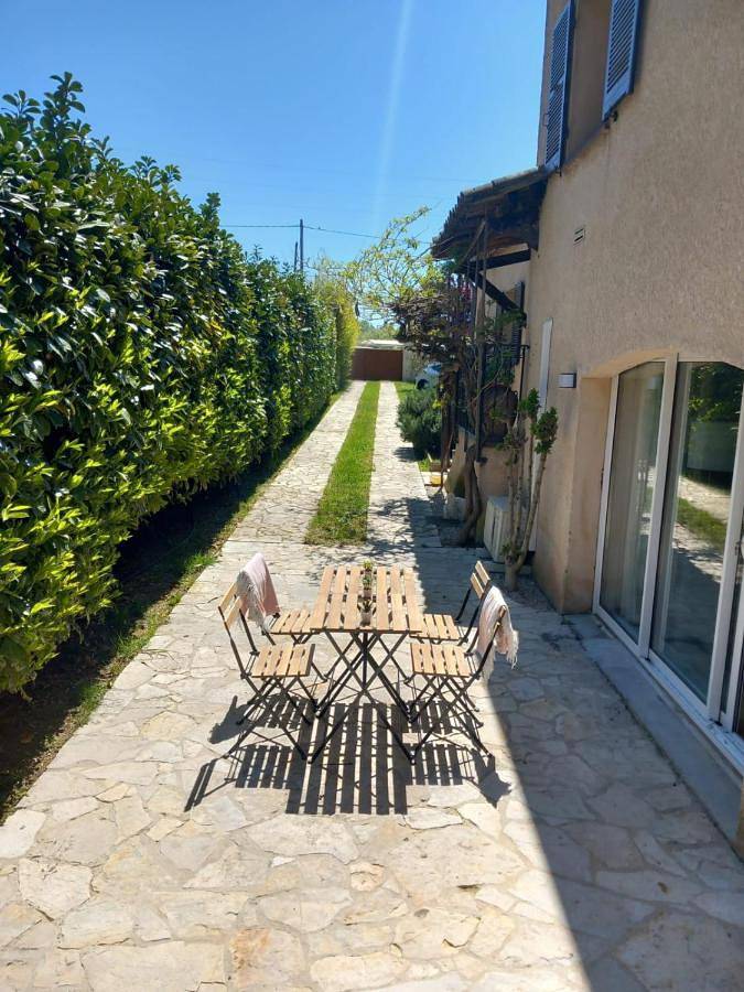 Gîte pour 3 personnes, avec jardin à Levens - 2
