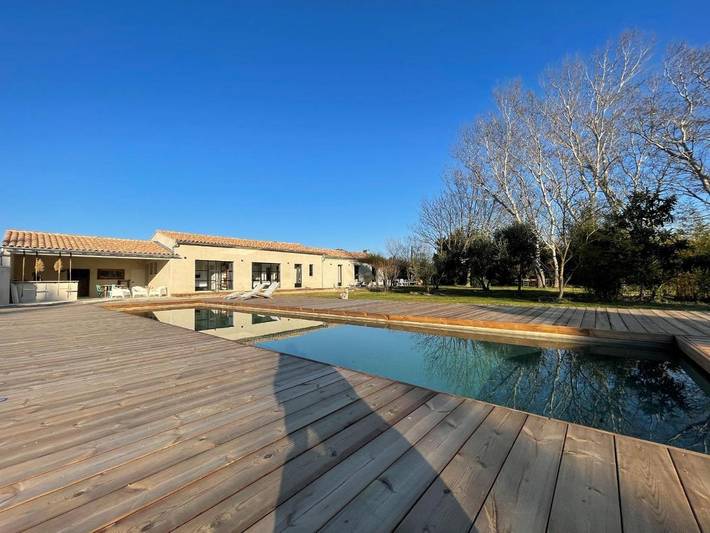 Chalet para 12 personas, con vistas además de piscina y jardín - 1
