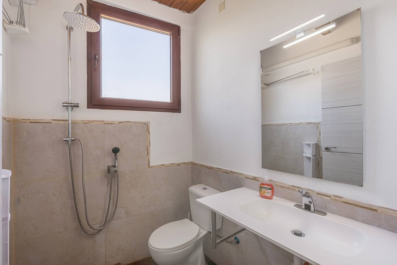 Chambre 'Con Baño Privado' avec vue sur la montagne, Wi-Fi et climatisation in Ambroz, Vegas del Genil