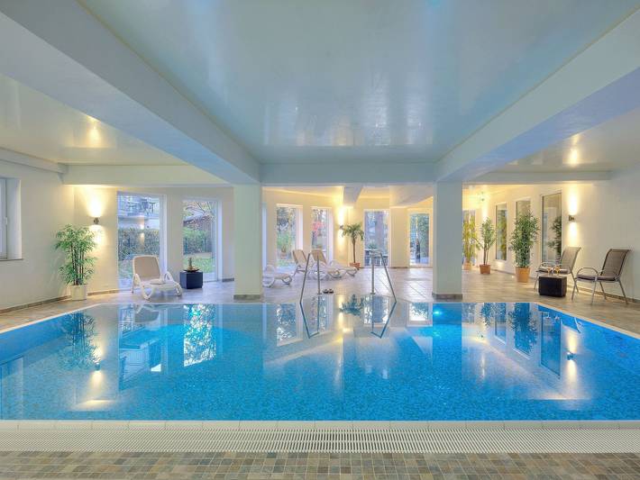 Ferienwohnung für 4 Personen, mit Balkon und Garten sowie Sauna und Pool, kinderfreundlich im Stettiner Haff