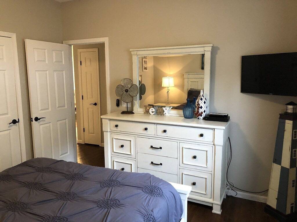 Ganze Wohnung, Atemberaubender Ausblick! Günstige Lage, wunderschön, 3Br, Lakefront Condo mit 2 Pools in Lake Ozark, Lake of the Ozarks