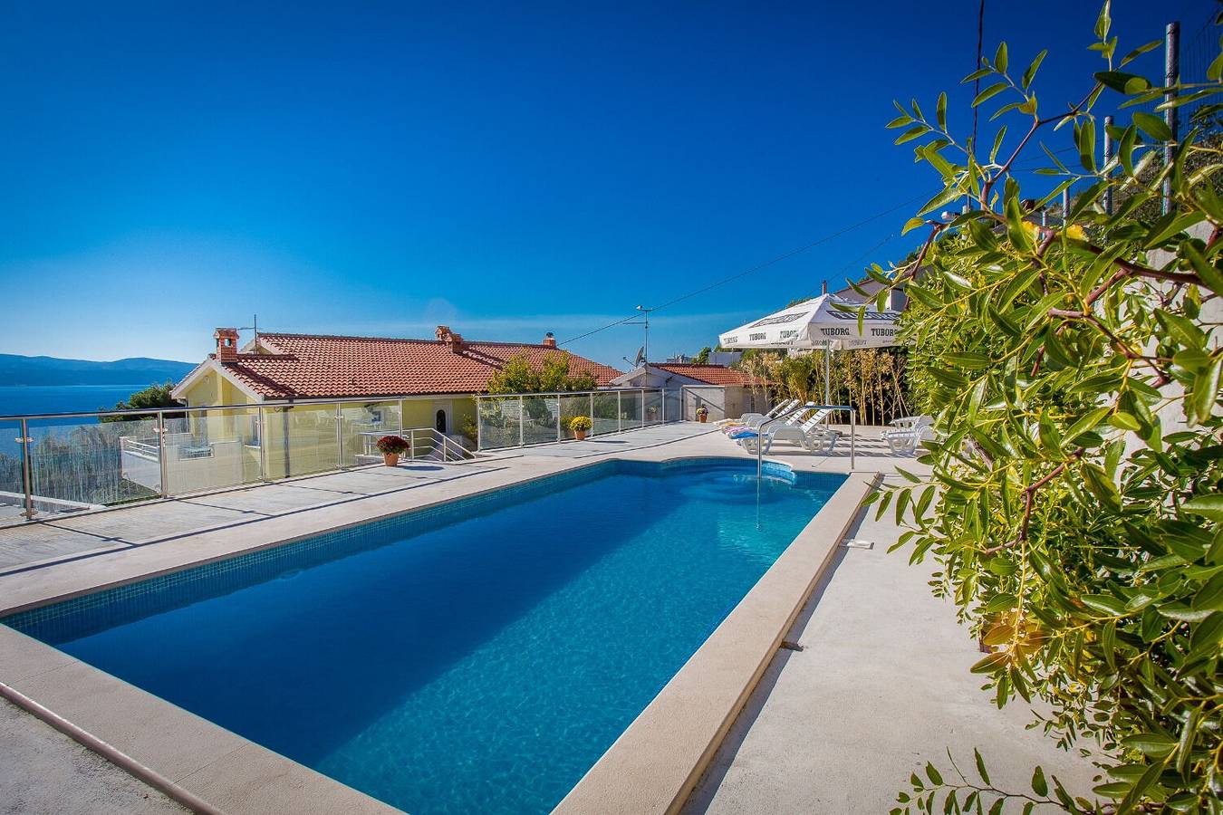 Ganze Wohnung, Apartments Saga in Lokva Rogoznica, Split-Dalmatien