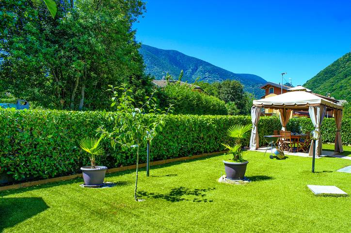 Gîte pour 7 personnes, avec Balcon ainsi que Jardin et Vue dans Cannobio