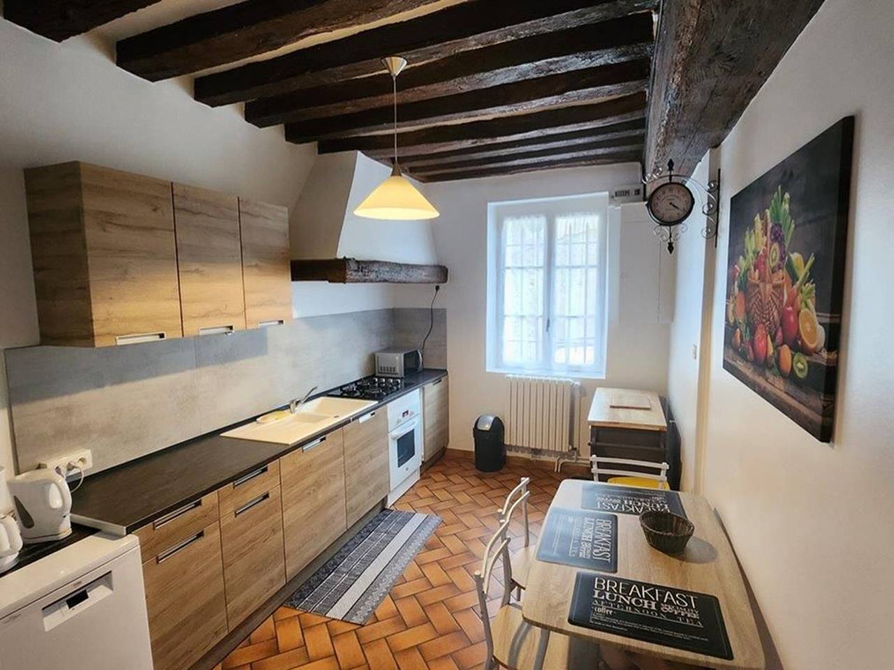Casa histórica de 2 hab., centro de Joigny, equipamiento moderno in Joigny, Auxerre region