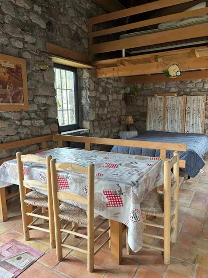 Location de vacances pour 5 personnes, avec jardin dans La Croix de Bauzon - 3