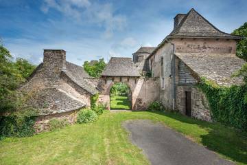 Villa for 8 People in Auzits, Aveyron, Photo 1