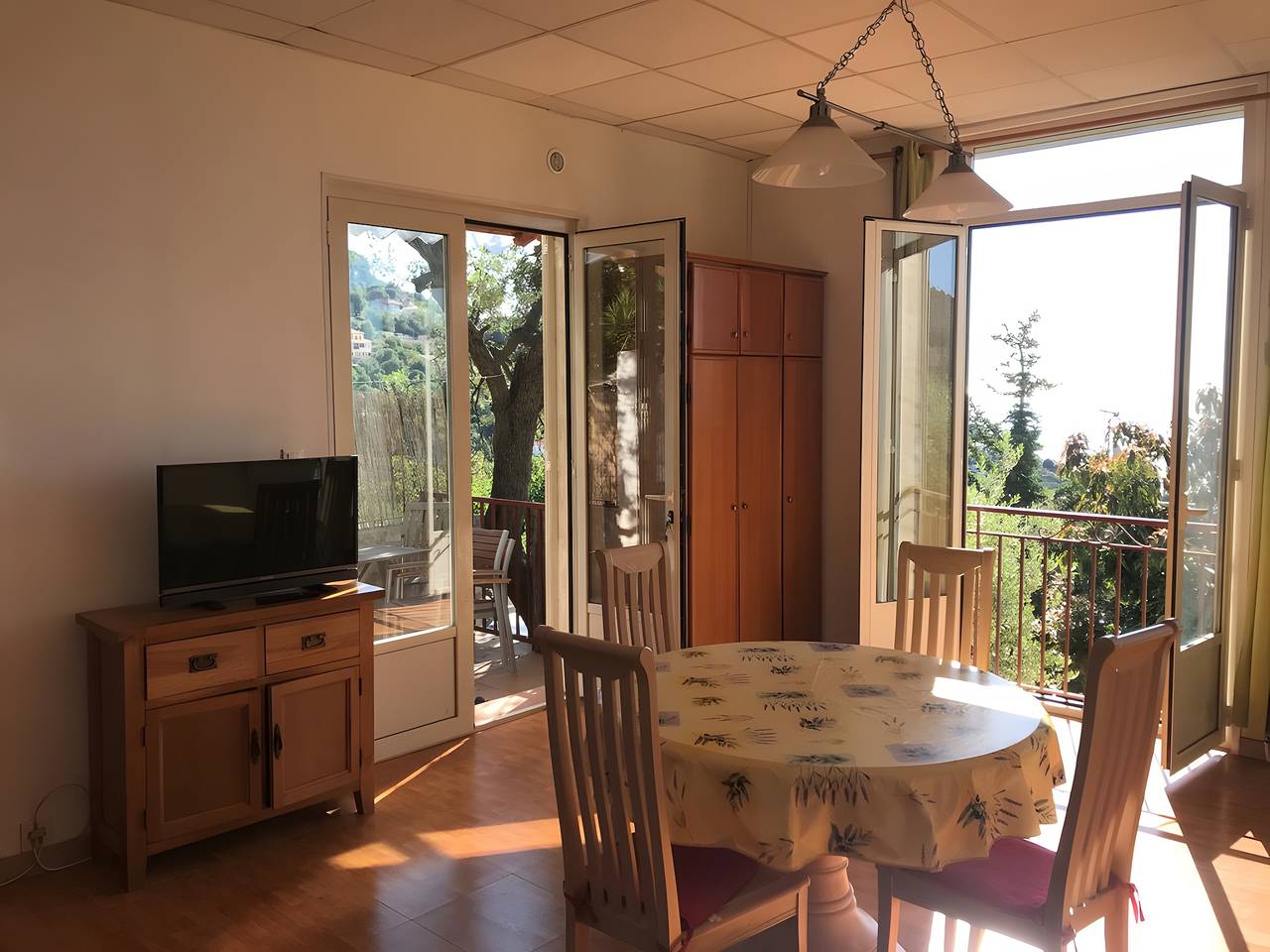Appartement entier, Appartement 'Chez Christian - La Turbie' avec vue mer, Wi-Fi et climatisation in La Turbie, Côte méditerranéenne (France)
