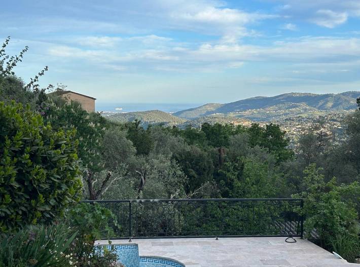 Location de vacances pour 8 personnes, avec jardin et terrasse ainsi que vue sur le lac et piscine à Cabris - 4