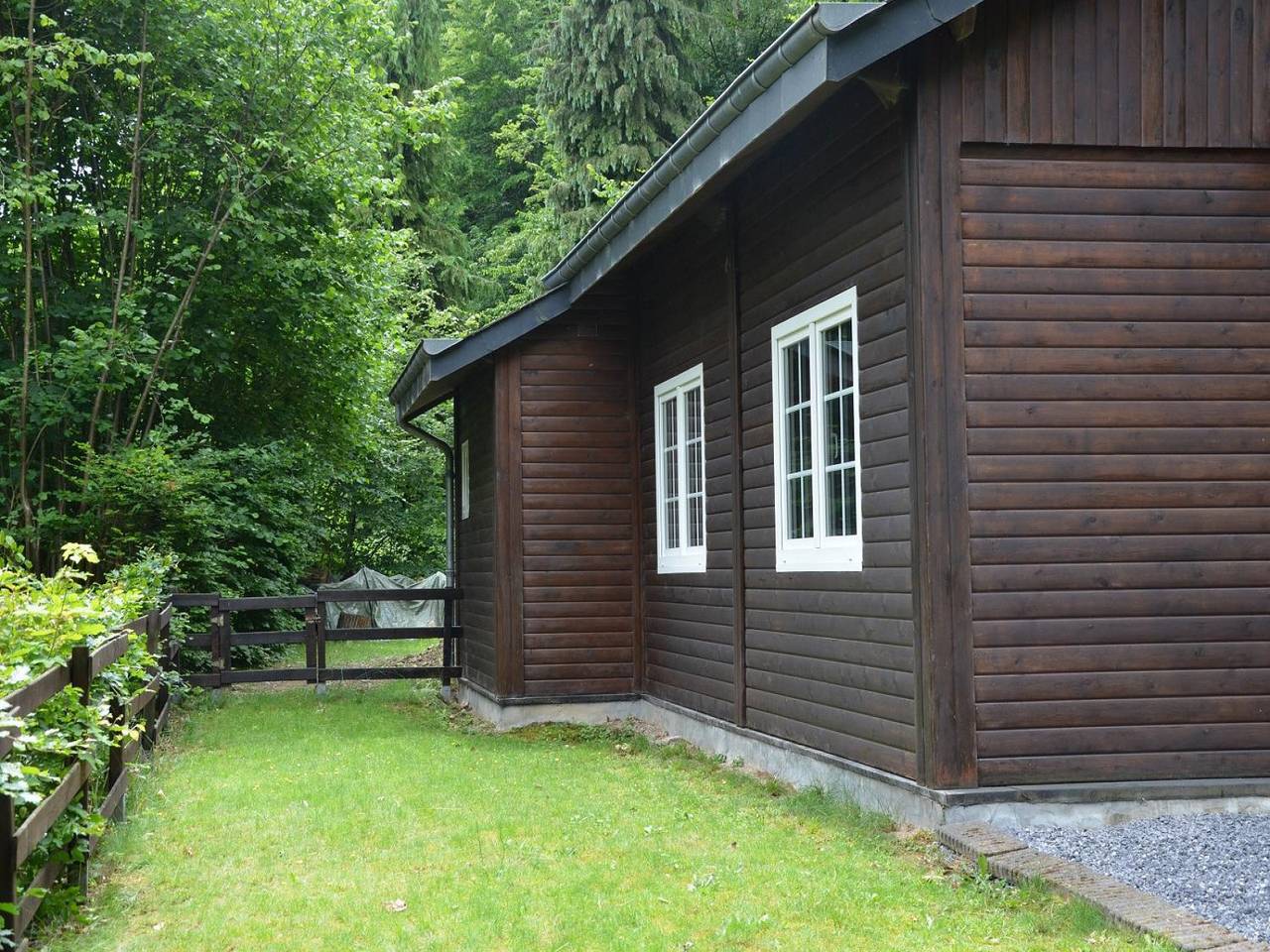 Schönes Ferienhaus für 5 Personen mit Whirlpool in der Nähe von La Roche in Rendeux, Luxemburg Provinz
