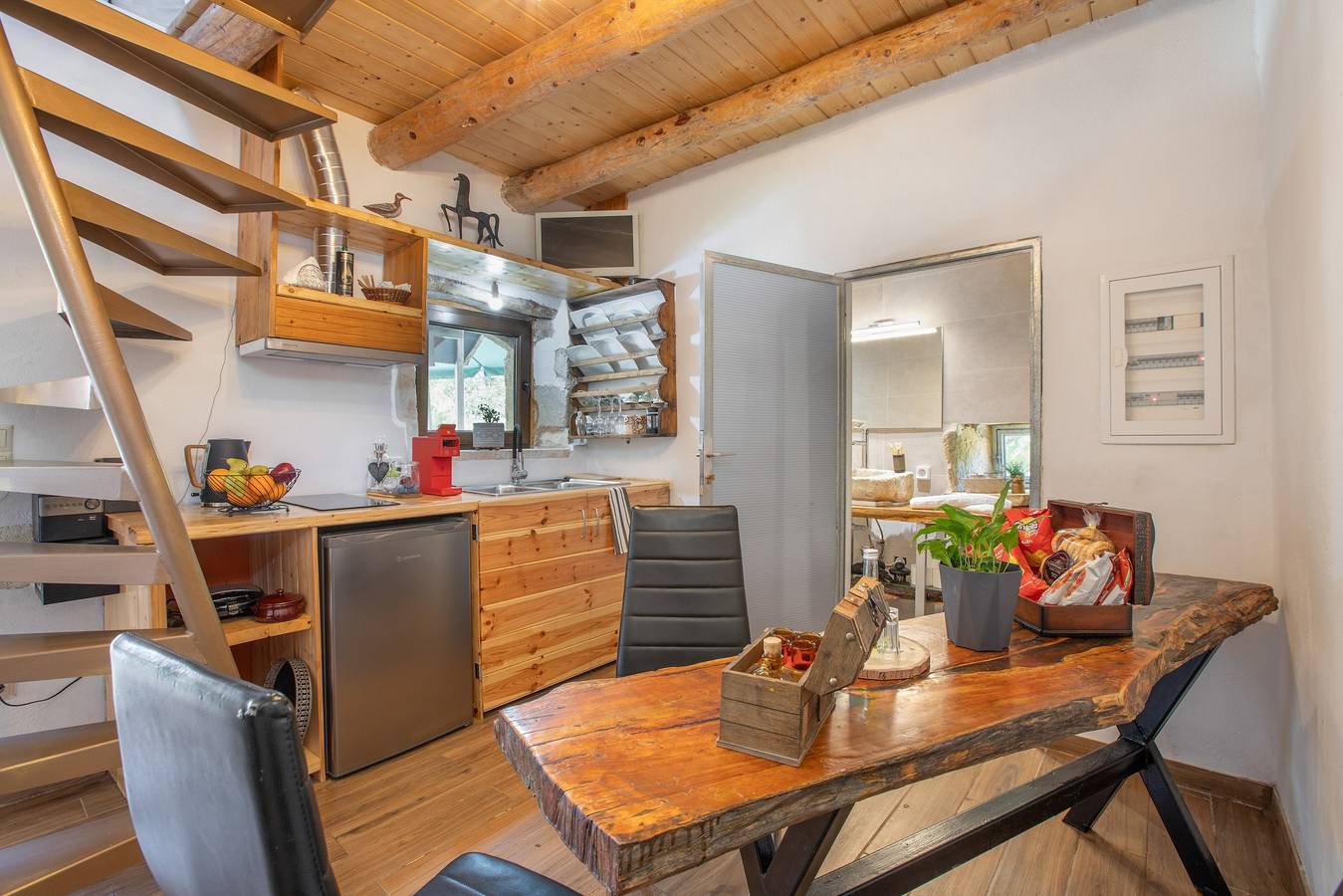 Landhuis 'Kourtsa Traditioneel Huis met Zwembad', Uitzicht op Bergen, Wi-Fi & Airco, foto 6
