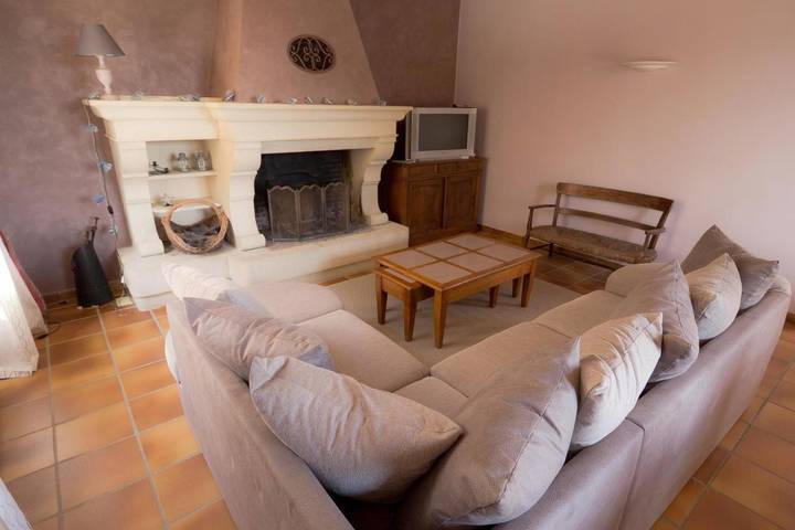 Location de vacances pour 8 personnes, avec vue ainsi que piscine et jardin à Visan - 4