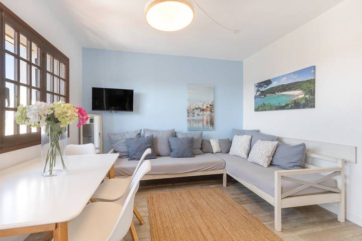 Ihr Rückzugsort in Son Bou, Menorca – Modernes Apartment mit Meerblick in Sant Jaume, Alaior Gemeinde