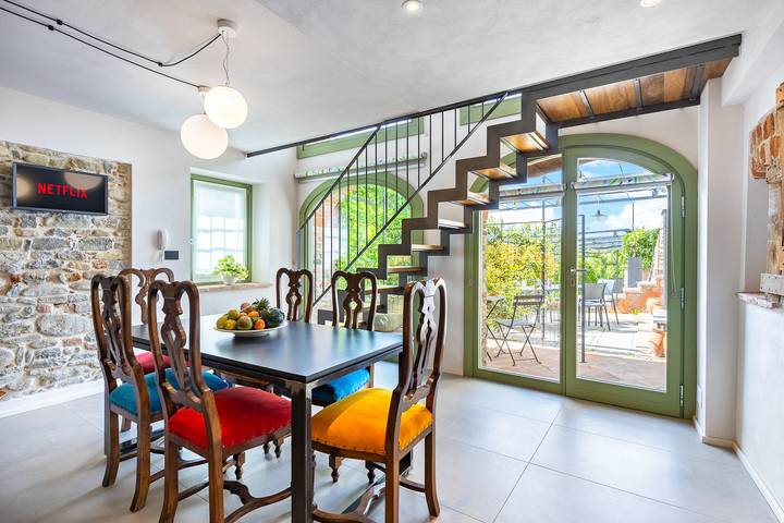 Appartamento per 2 persone, con panorama e giardino nonché piscina, con animali domestici in Dogliani