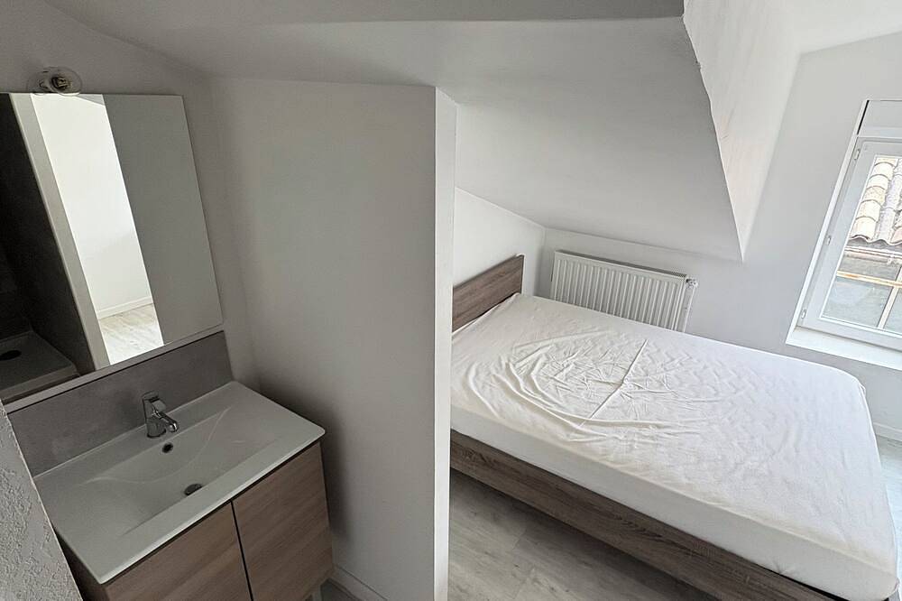 Apartamento entero, Charming t2 attic in the center of tallard in Tallard, Gap region