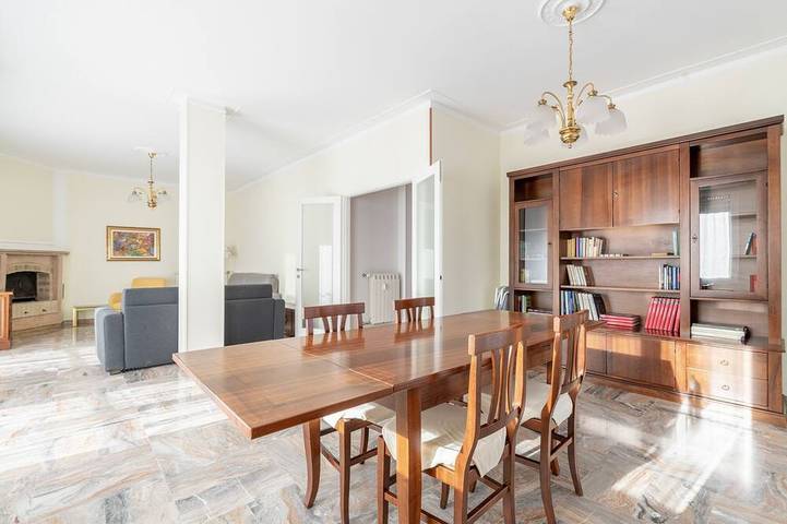 Ferienwohnung für 8 Personen, mit Balkon in Finale Ligure