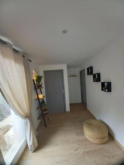 Gîte pour 6 personnes, avec vue ainsi que jardin et terrasse à Saint-Lager-Bressac - 2