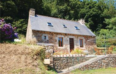 Gîte pour 4 personnes, avec terrasse et jardin à Lézardrieux