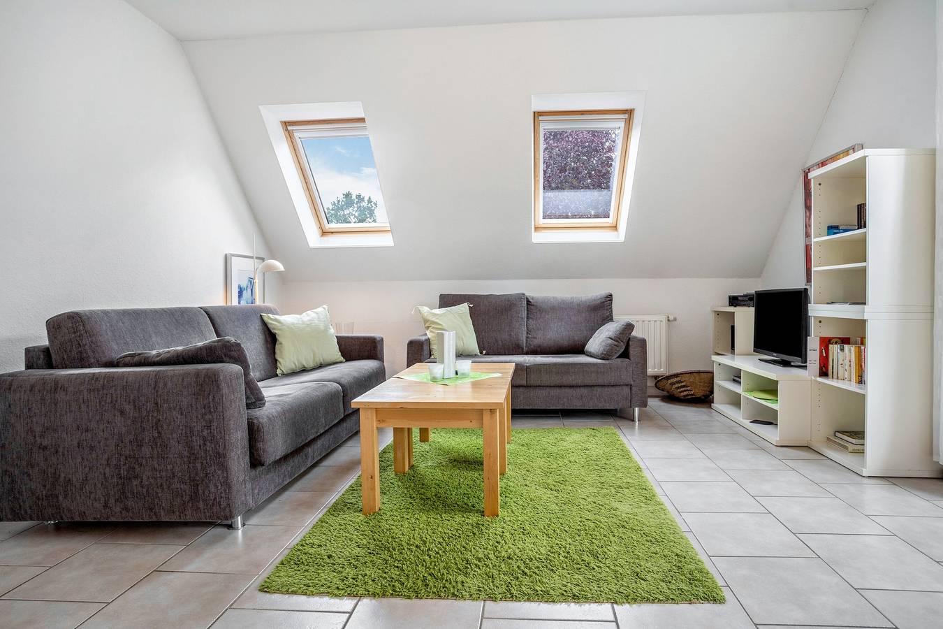 Geheel appartement, Appartement 'Haus 44 Og' met uitzicht op het meer, privétuin en wifi in Röbel, Müritz