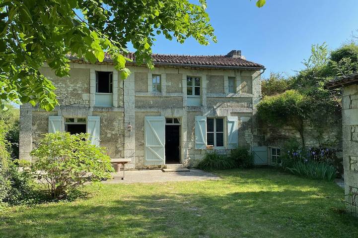 Gîte pour 6 personnes, avec terrasse et jardin à Orches