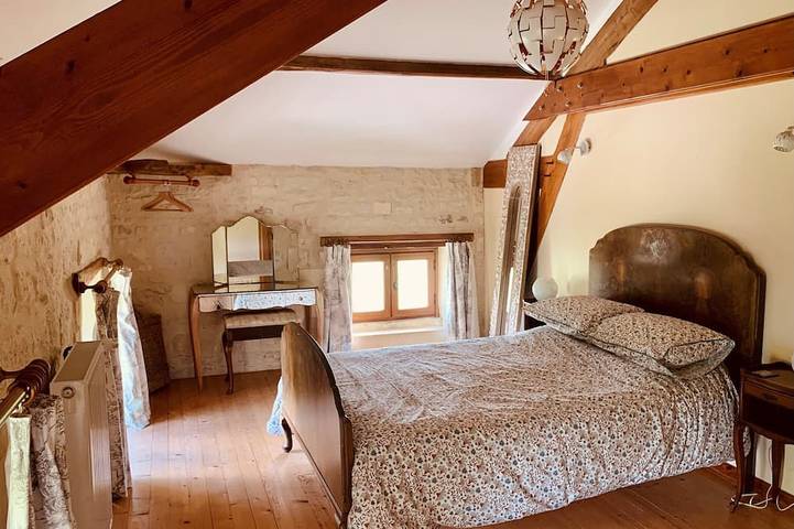 Location de vacances pour 20 personnes, avec jardin à Cherves-Richemont - 2