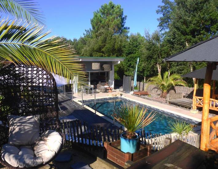 Chambre d’hôte pour 2 personnes, avec Terrasse et Jardin ainsi que Piscine et Vue