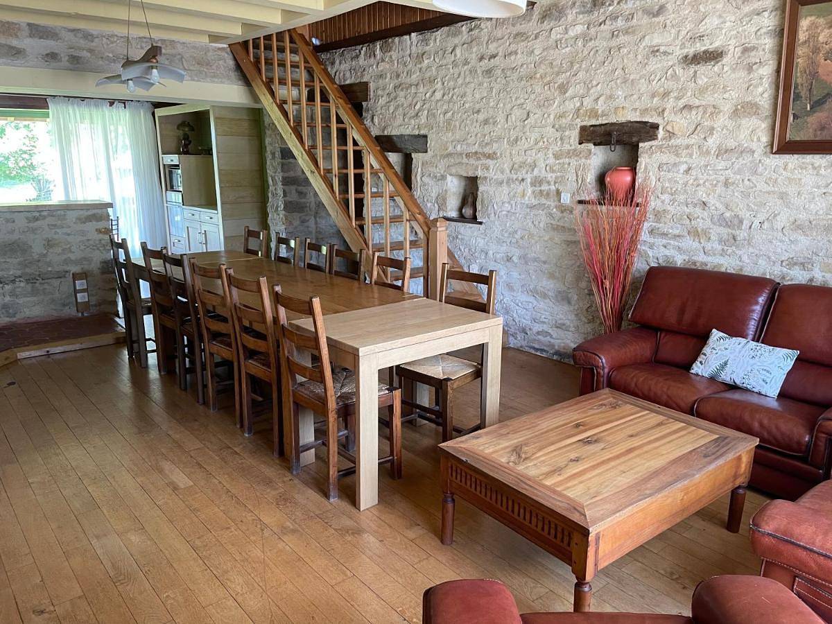 Five-Bedroom House in Chamblay, Jura
