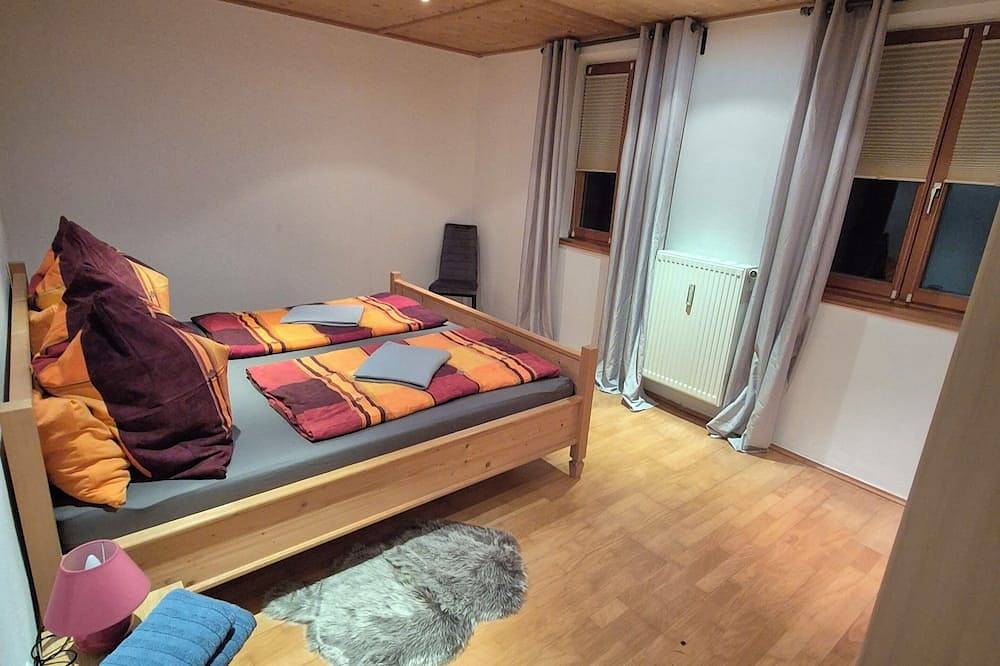 Entire apartment, Quiet, centrally located apartment in the beautiful center of Gmund am Tegernsee. in Gmund, Bavarian Alps