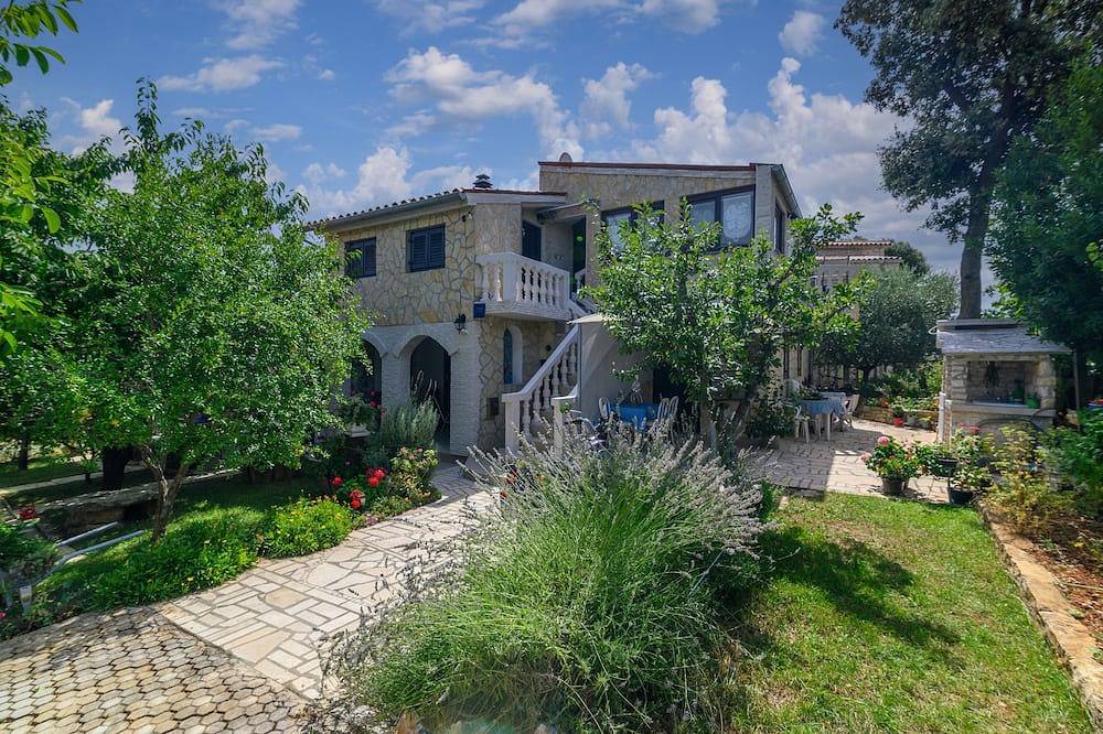 Ganze Wohnung, Studio Appartement mit Terrasse Kavran, Marcana in Marčana, Südküste Istrien