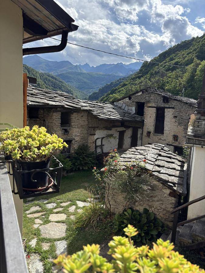 Gîte pour 3 personnes, avec balcon et vue à Paesana - 2