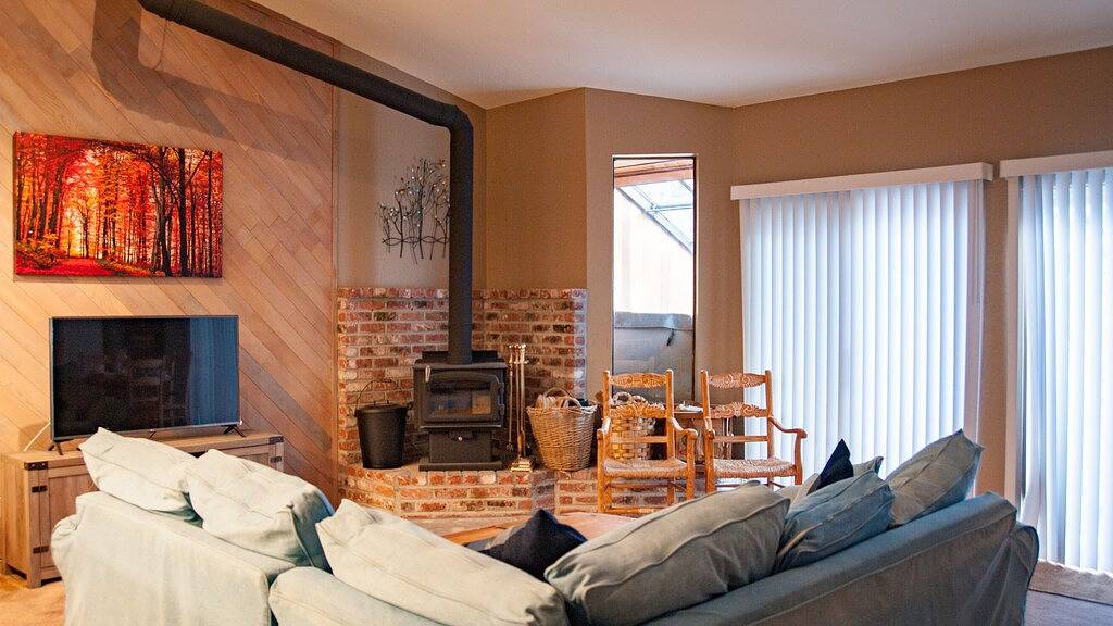 Ganze Wohnung, Private Whirlpool in der Wohnung, neue Samsung Gourmet Küche, neue Bettwäsche und Dekor in Mammoth Lakes, Mammoth Mountain