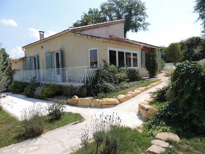 Ferienhaus für 7 Personen, mit Terrasse und Pool sowie Garten, kinderfreundlich in Vaison-la-Romaine