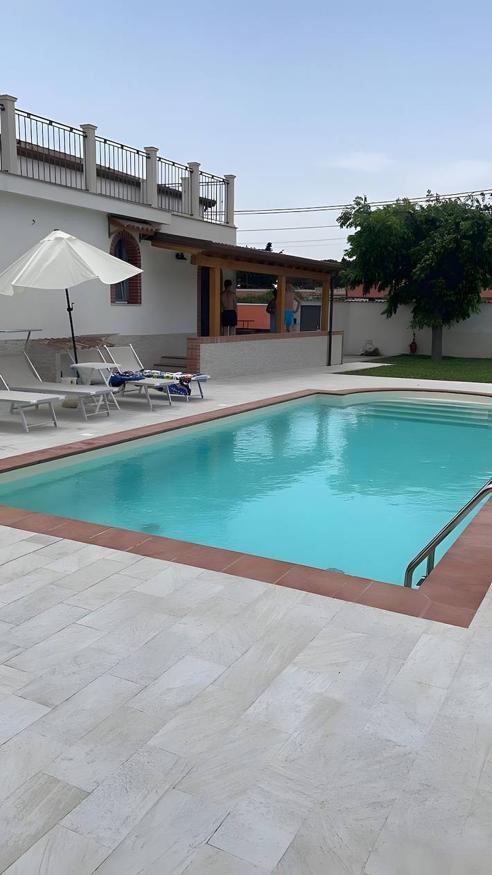 Entire apartment, Apartment 'Dea' with Shared Pool, Wi-Fi, and Air Conditioning in Arenella, Syracuse