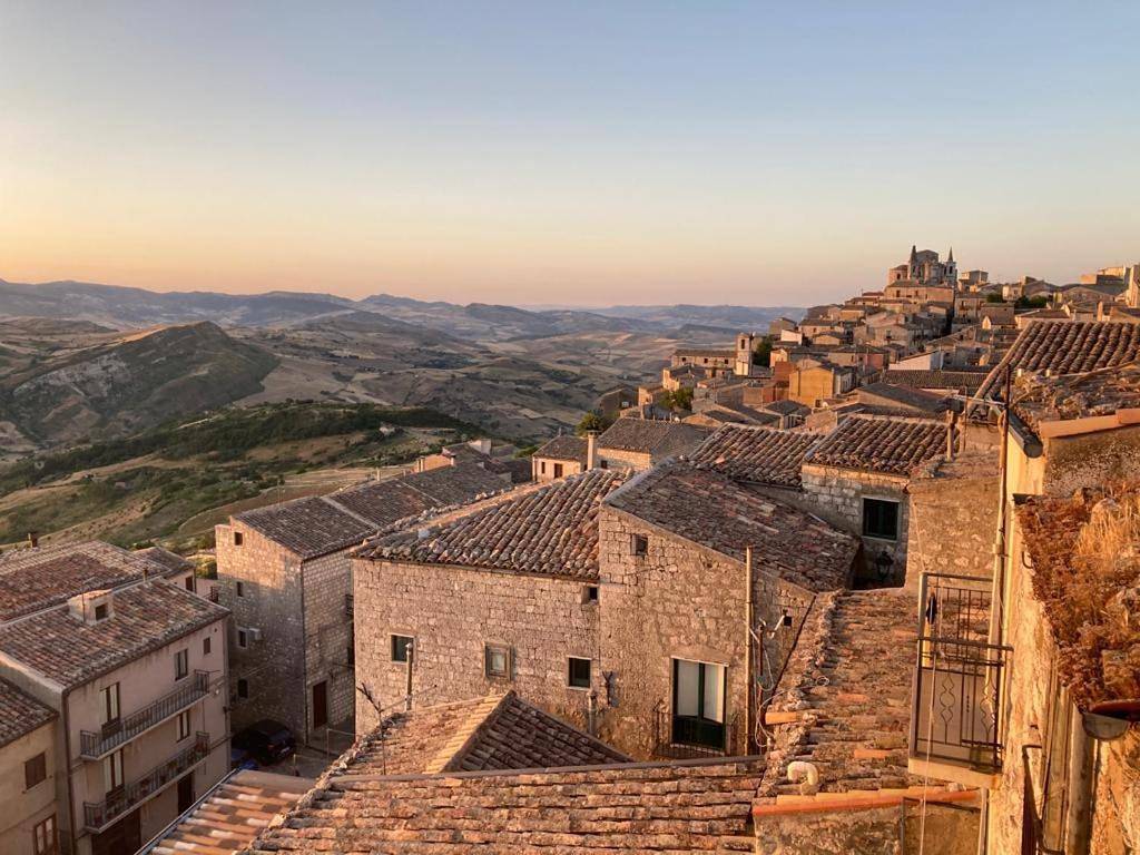 Two-Bedroom House in Petralia Soprana, Provincia di Palermo