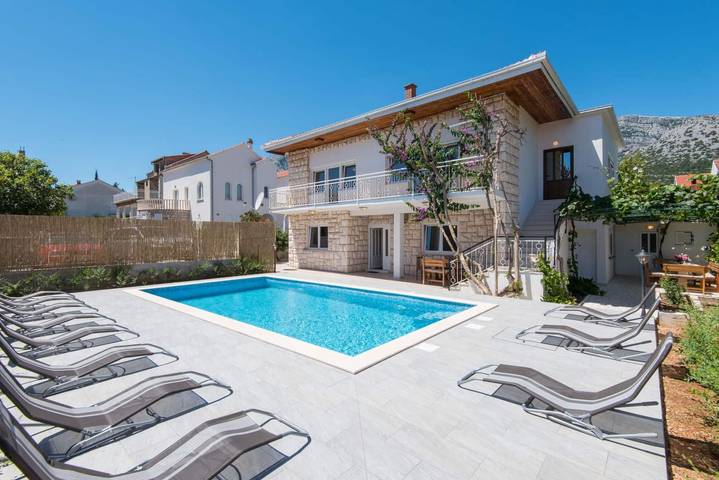 Ferienhaus mit Meerblick für 13 Personen, mit Balkon und Garten sowie Pool in Kroatien - 2