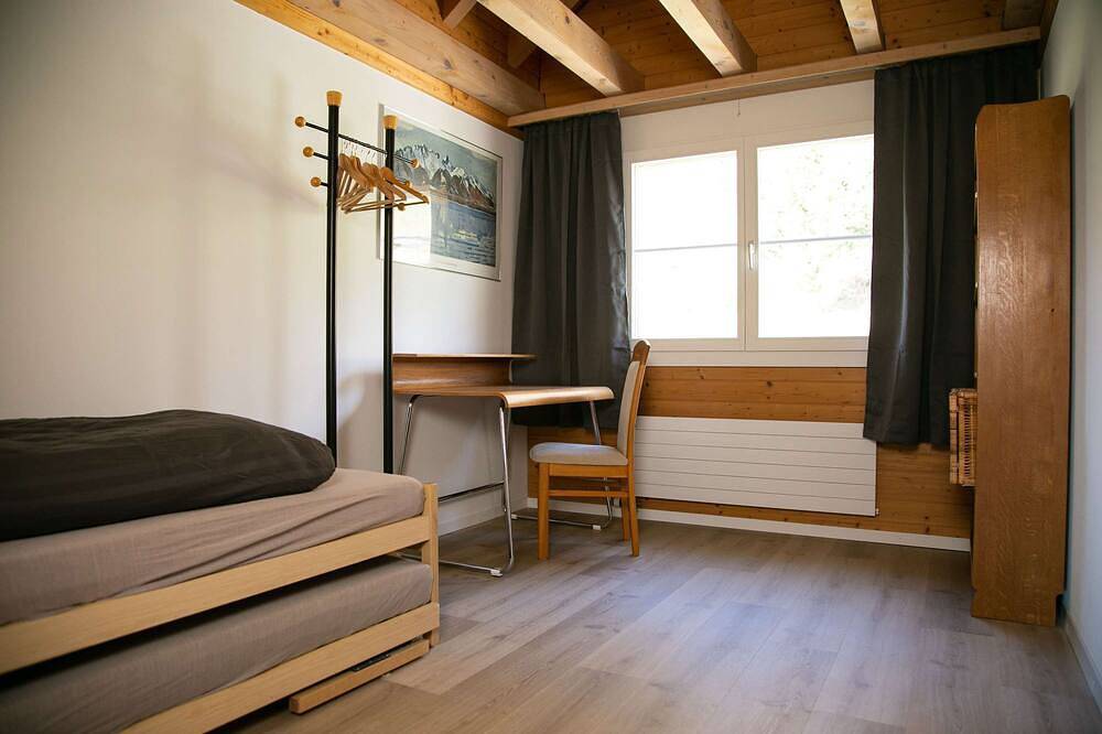 Ganze Wohnung, Wohnung mit Bergblick in Goldiwil|Balkon&Garage in Thun, Thunersee