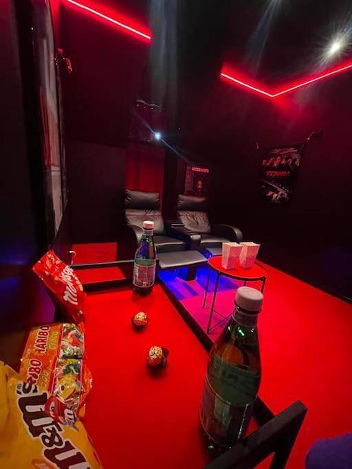 Appartement entier, La Suite Casa Dé lové 2.0 jacuzzi & cinema privé in Melun, Seine-et-Marne