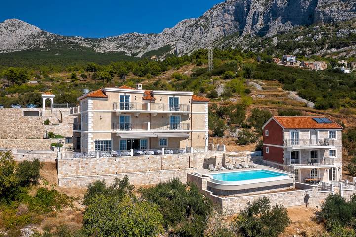 Ferienwohnung für 4 Personen, mit Terrasse und Garten sowie Pool und Meerblick, mit Haustier an der Makarska Riviera - 2