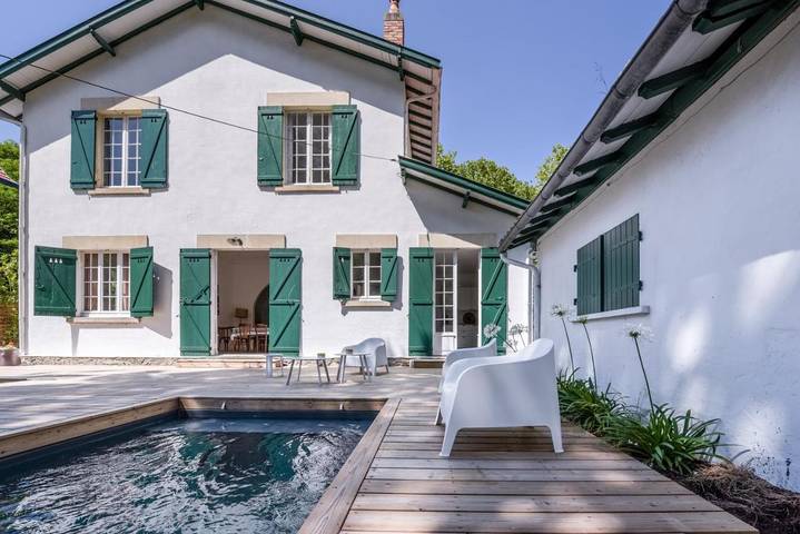 Villa pour 14 personnes, avec piscine et jardin dans Pereire