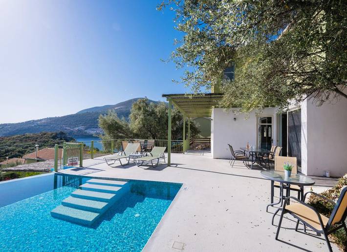Villa für 6 Personen, mit Terrasse und Garten auf Lefkada