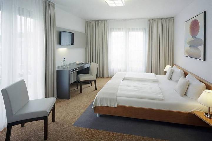 Doppelzimmer, Dusche oder Bad, Wc - Akademiehotel in Klotzsche, Dresden