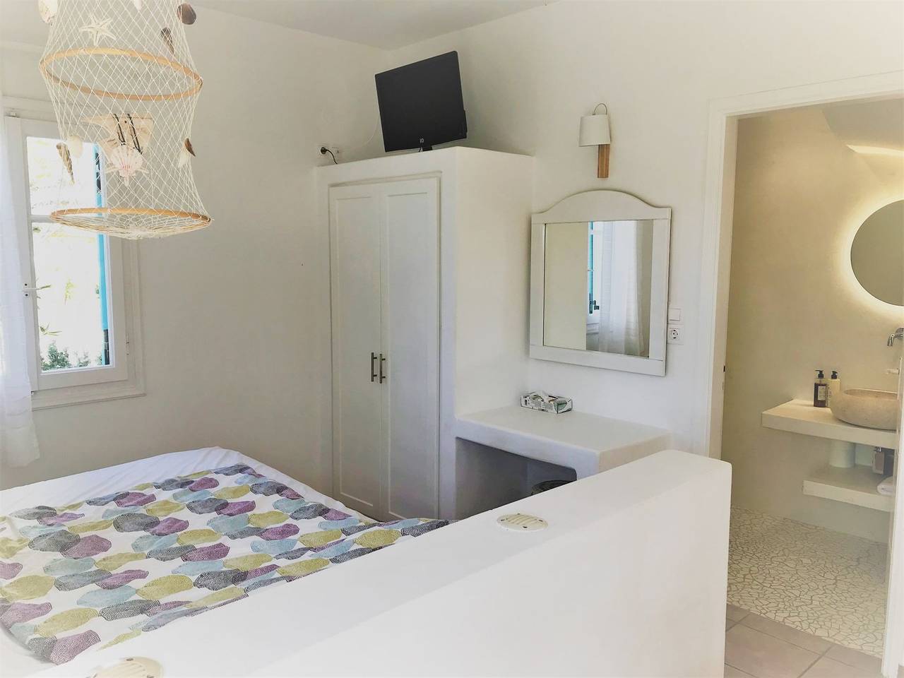 Studio Isyron, Furnished Terrace, Milos in Pollonia, Milos