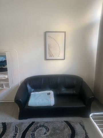 Vacation Rental for 5 Guests in Antwerp, Antwerp region, Picture 2