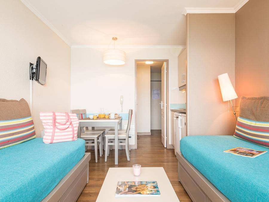 Pierre & Vacances Résidence Cannes Verrerie - Studio 5 persons - Studio - 1 sleeping alcove - Sea view - Terrace or balcony in La Bocca, Cannes