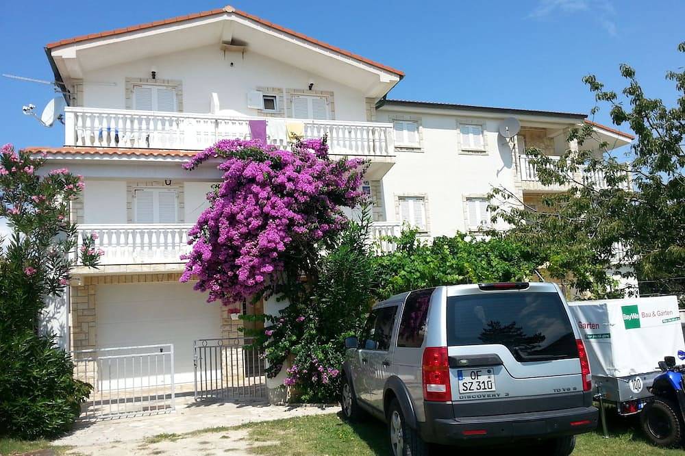 Cały apartament, This apartment is located 300m from the sandy beach and playground in Privlaka, Zadar